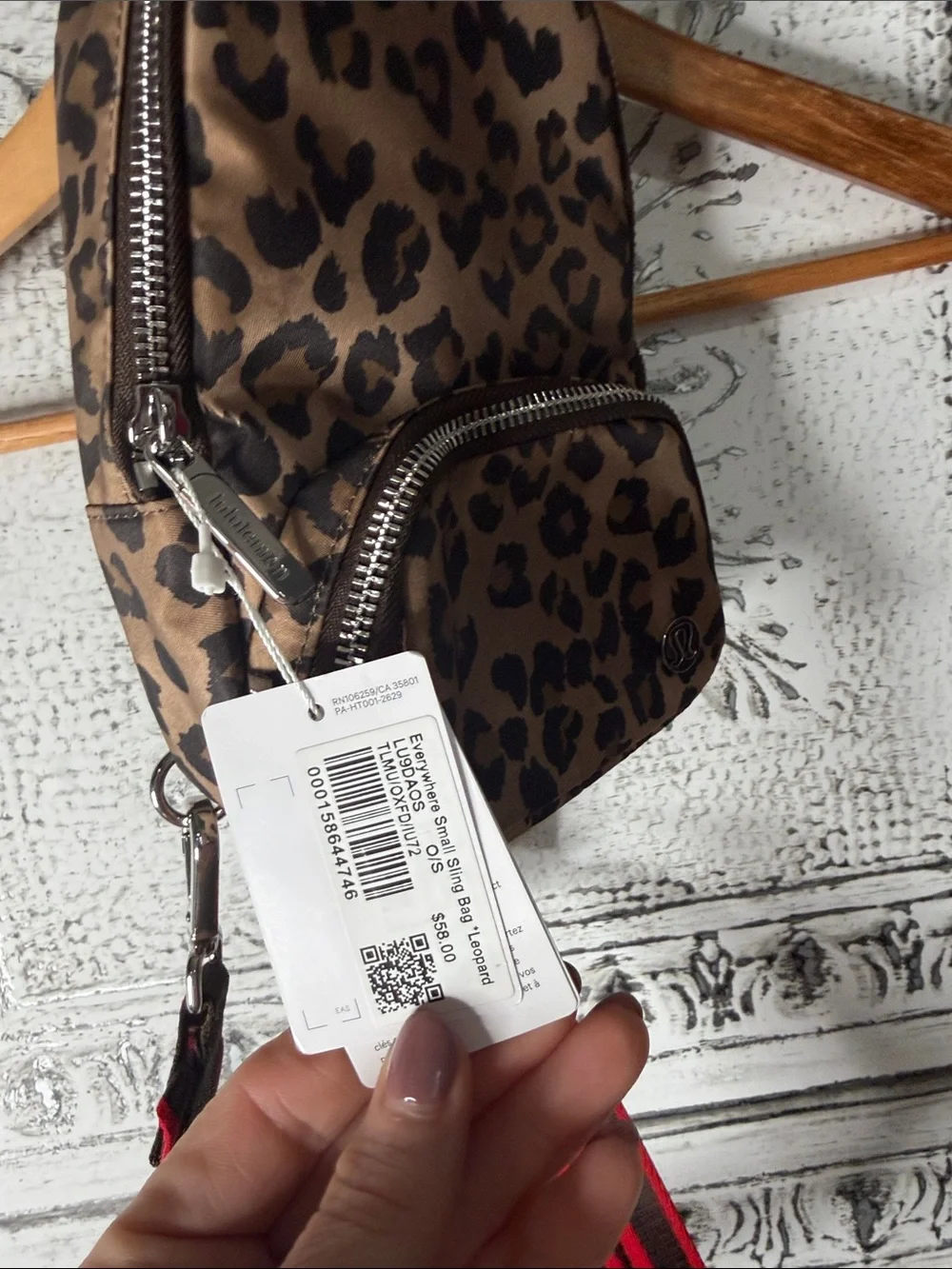 Everywhere small sling bag Leopard Print with Red-Black Straps - Picture 4 of 6